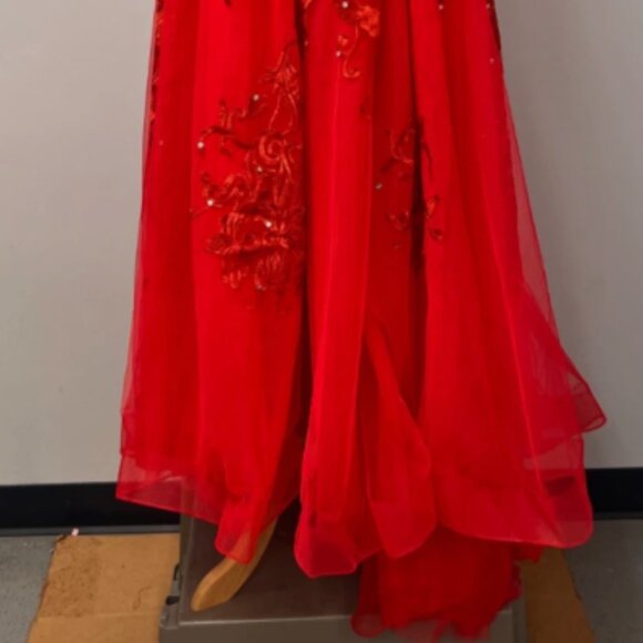 JJ's House Red Ball-Gown w/ Sweep Train Tulle Lace w/ Sequins Sz 8 196082 - Picture 12 of 13